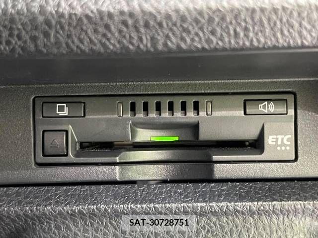 Toyota VOXY 2021-06 288956-7