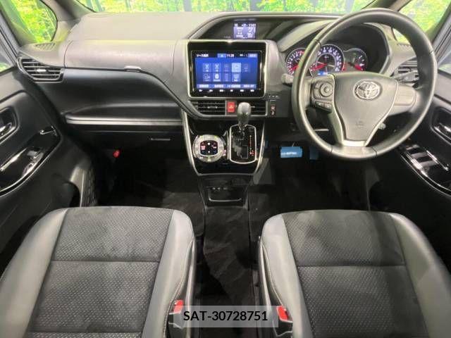 Toyota VOXY 2021-06 288956-1
