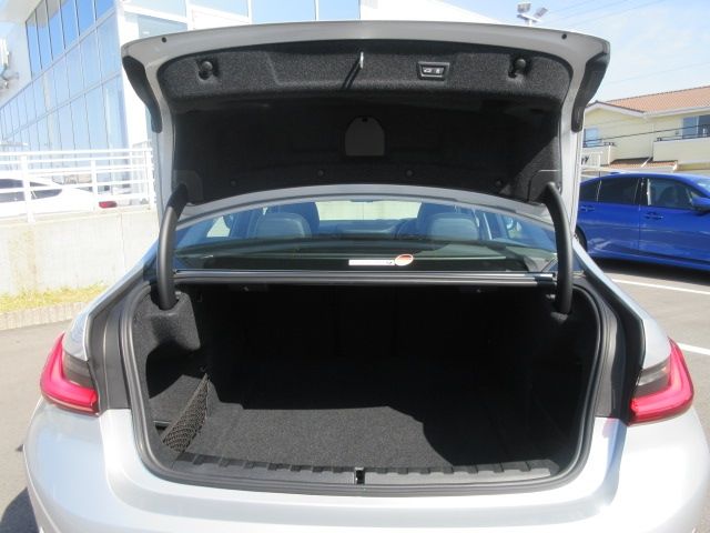 Bmw 3 SERIES 2021-10 2311-12