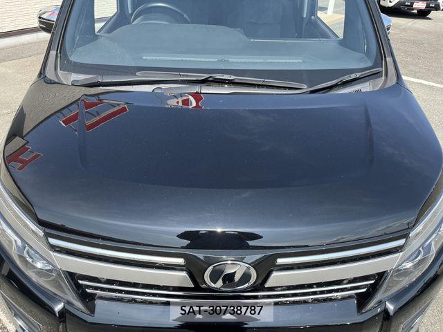 Toyota VOXY 2017-04 321538-8