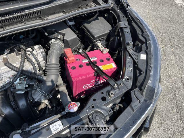 Toyota VOXY 2017-04 321538-17