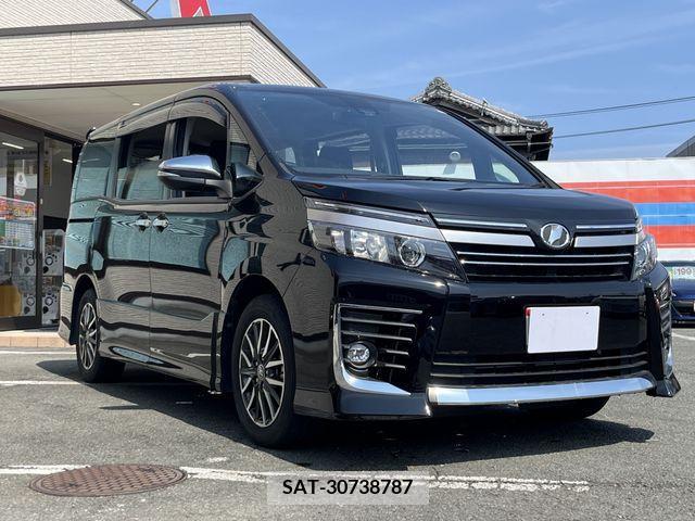 Toyota VOXY 2017-04 321538-1