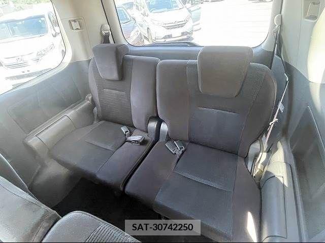 Toyota VOXY 2007-07 352691-28