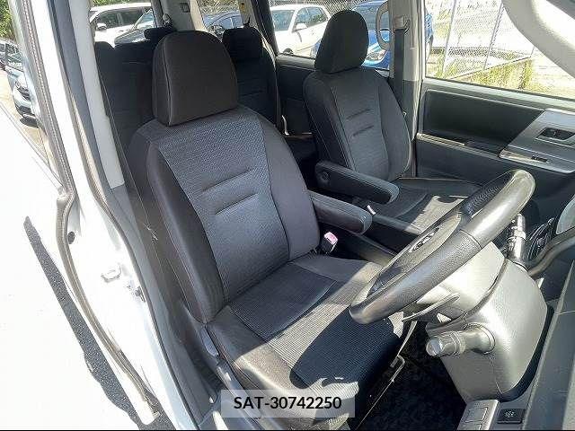 Toyota VOXY 2007-07 352691-19