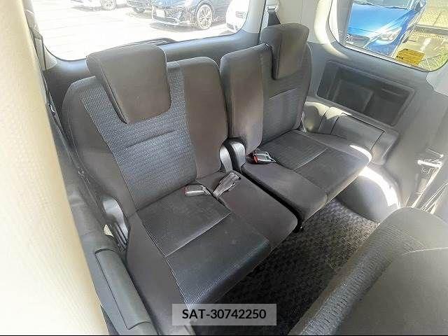 Toyota VOXY 2007-07 352691-27