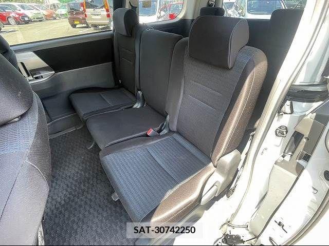 Toyota VOXY 2007-07 352691-26