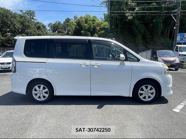 Toyota VOXY 2007-07 352691-18