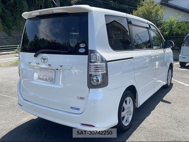 Toyota VOXY 2007-07 352691-17