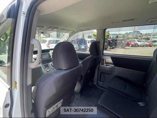 Toyota VOXY 2007-07 352691-25