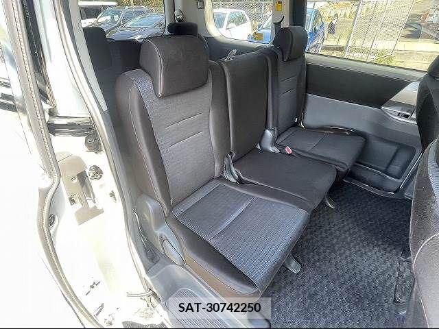 Toyota VOXY 2007-07 352691-24