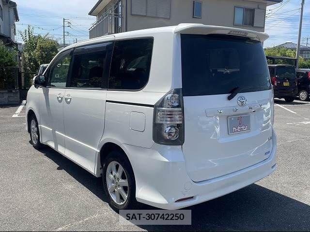 Toyota VOXY 2007-07 352691-2