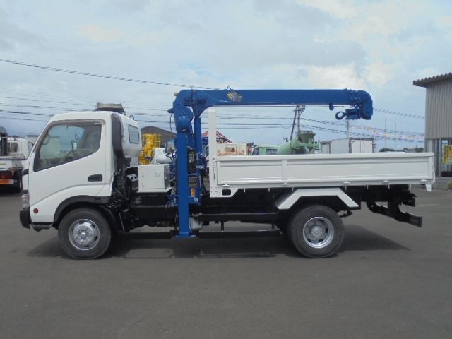Hino DUTRO 2004-02 9368-4