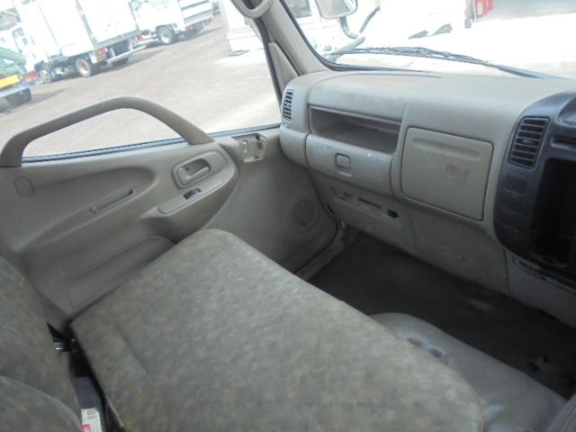 Hino DUTRO 2004-02 9368-10