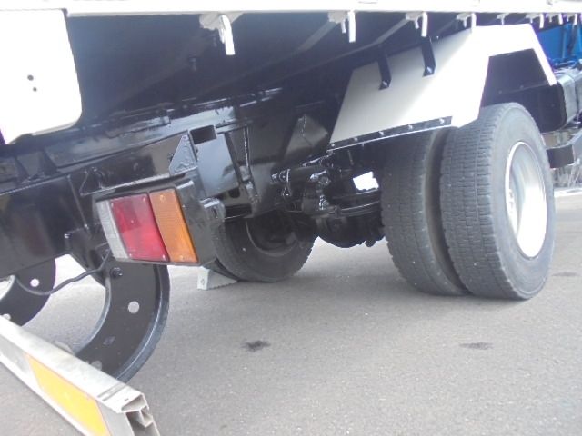Hino DUTRO 2004-02 9368-13