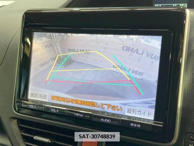 Toyota VOXY 2014-02 339726-3