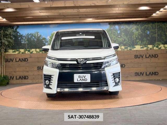 Toyota VOXY 2014-02 339726-13