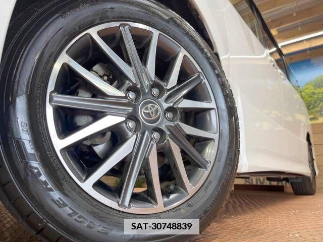 Toyota VOXY 2014-02 339726-12