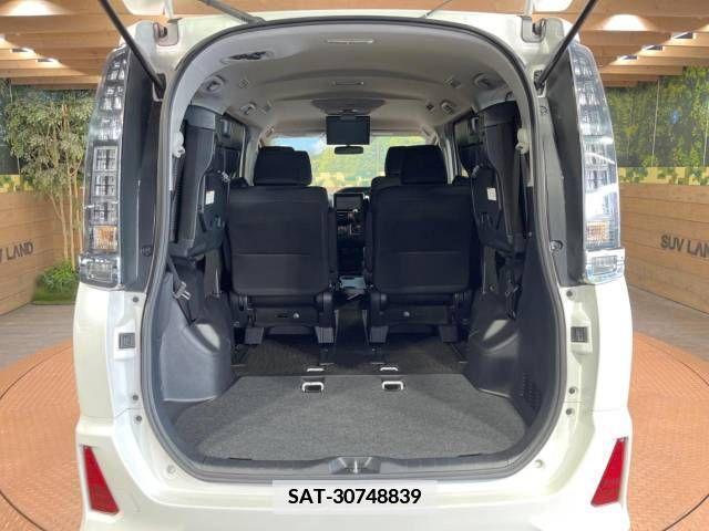 Toyota VOXY 2014-02 339726-10