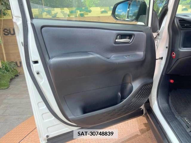 Toyota VOXY 2014-02 339726-19