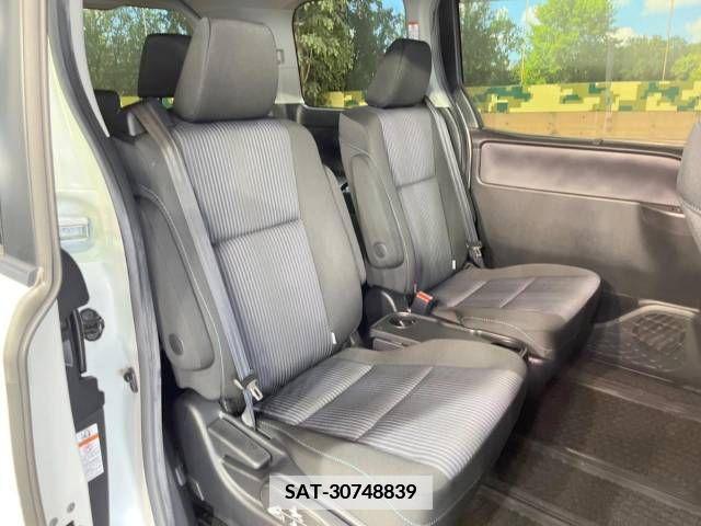 Toyota VOXY 2014-02 339726-8