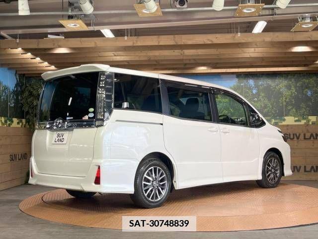 Toyota VOXY 2014-02 339726-16