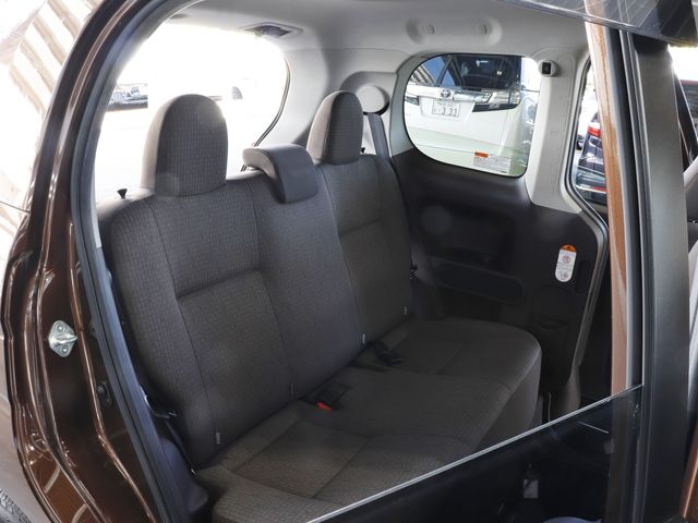 Toyota PORTE 2016-02 1512-17