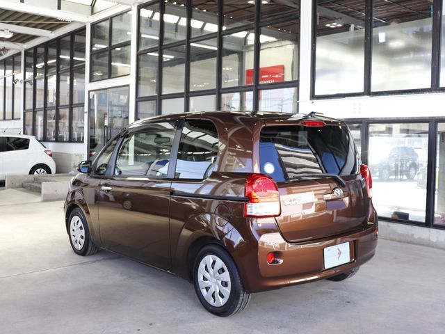 Toyota PORTE 2016-02 1512-4