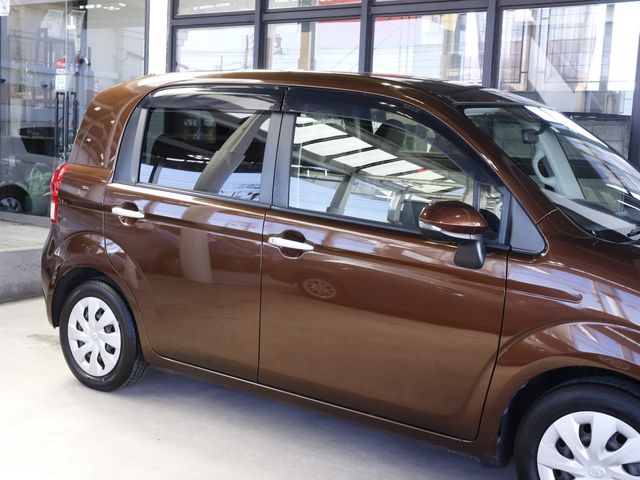 Toyota PORTE 2016-02 1512-6