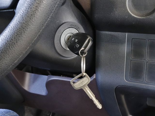 Toyota PORTE 2016-02 1512-14