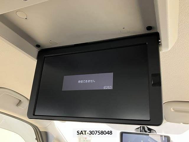 Nissan SERENA 2018-03 340487-3