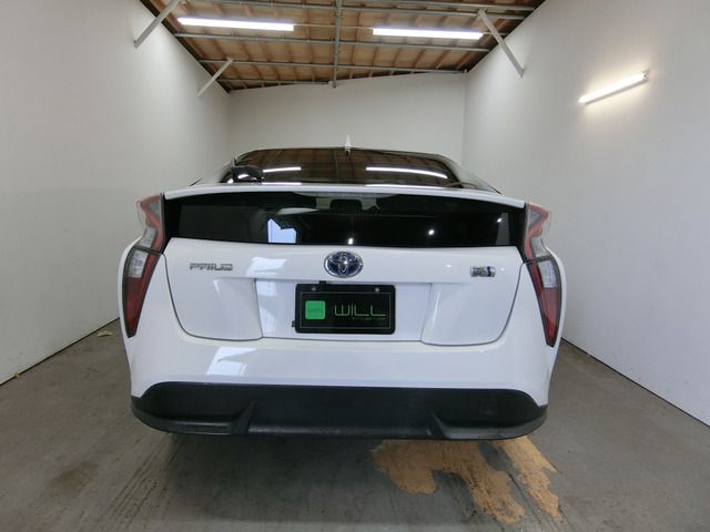 Toyota PRIUS 2015-12 3643-8