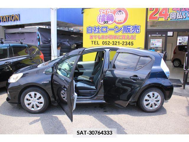 Toyota AQUA 2012-10 379506-13