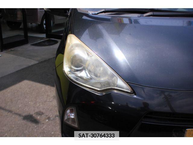 Toyota AQUA 2012-10 379506-8