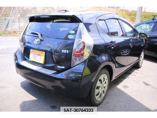Toyota AQUA 2012-10 379506-18