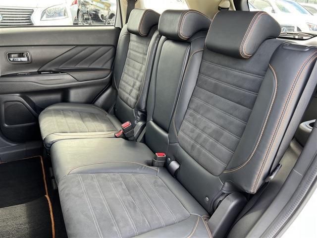 Mitsubishi OUTLANDER 2018-02 20785-19
