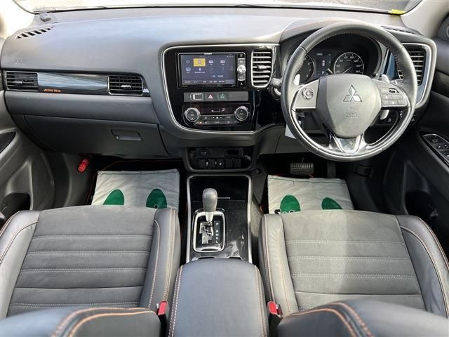 Mitsubishi OUTLANDER 2018-02 20785-10