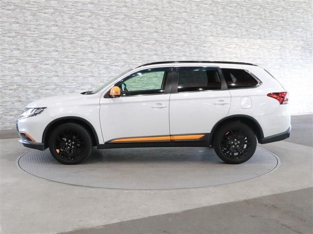 Mitsubishi OUTLANDER 2018-02 20785-6
