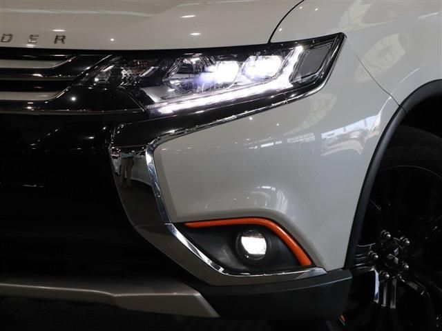 Mitsubishi OUTLANDER 2018-02 20785-8