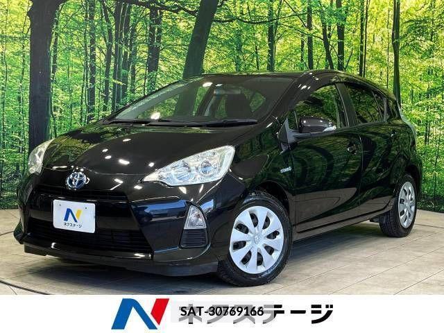 Toyota AQUA 2013-11 314164-1