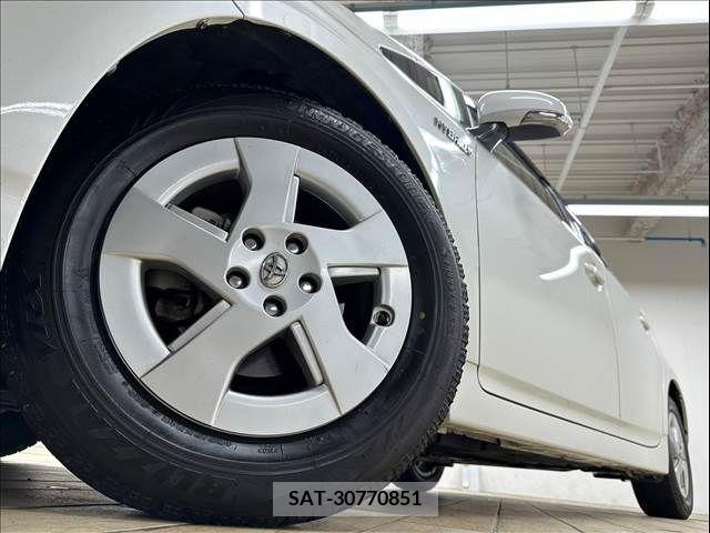 Toyota PRIUS 2014-02 281754-10