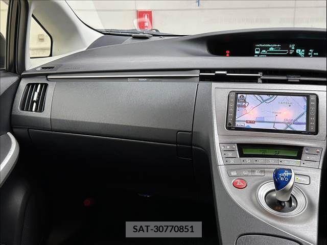 Toyota PRIUS 2014-02 281754-11