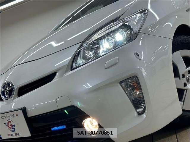 Toyota PRIUS 2014-02 281754-9