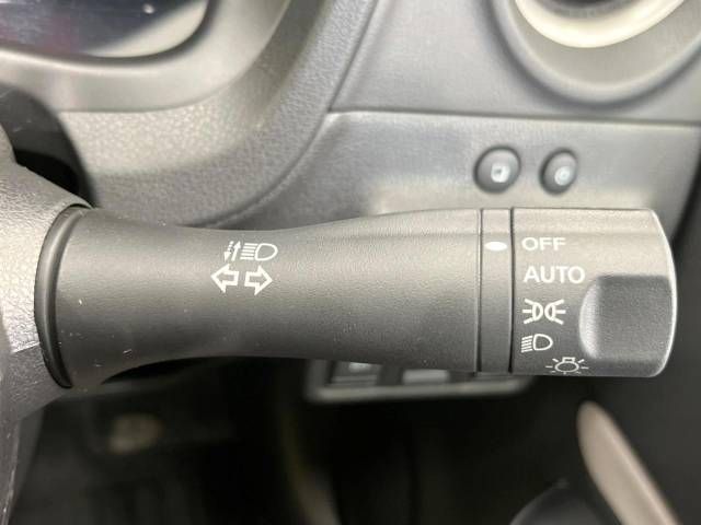 Nissan NOTE 2017-03 189675-6