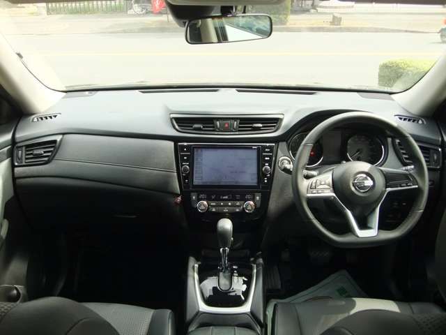 Nissan X-TRAIL 2018-06 14717-2