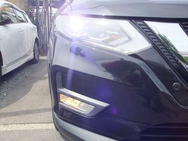 Nissan X-TRAIL 2018-06 14717-14