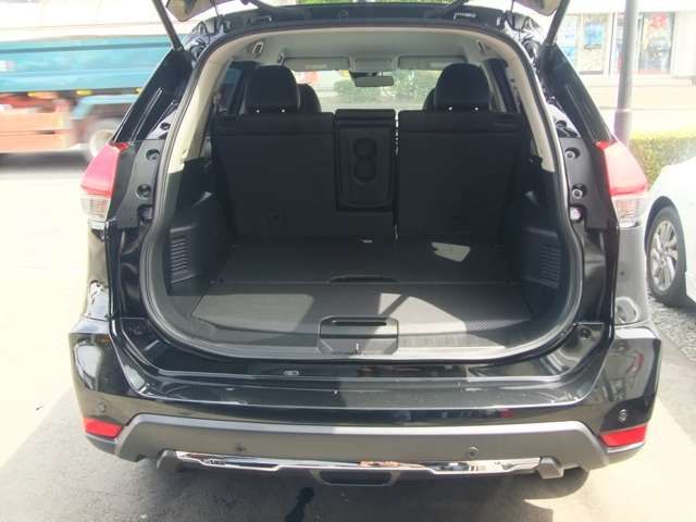 Nissan X-TRAIL 2018-06 14717-15