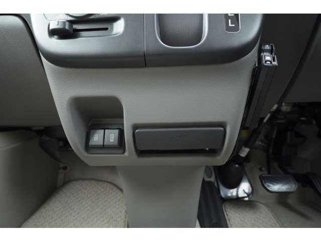 Mitsubishi MINICAB VAN 2022-10 18835-15