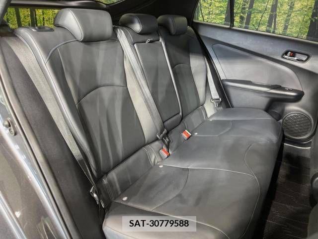 Toyota PRIUS 2016-01 322219-9