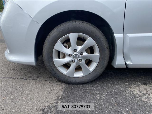 Nissan SERENA 2011-09 204608-7