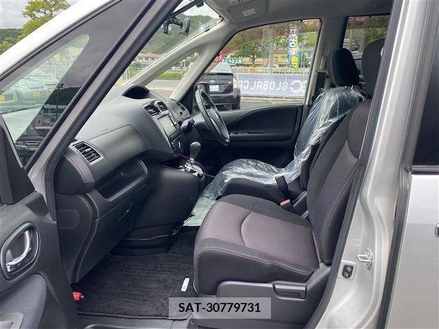 Nissan SERENA 2011-09 204608-2